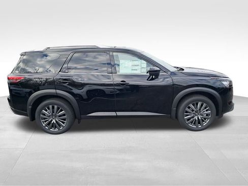 New 2025 Nissan Pathfinder SL w/ SL Premium Package image 7