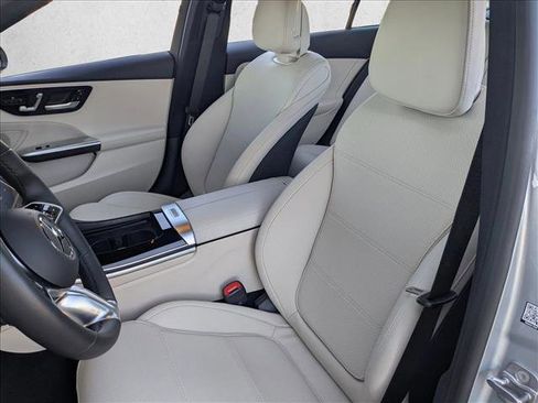 Used 2024 Mercedes-Benz C 300 4MATIC Sedan image 18