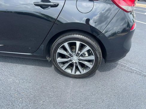 Used 2018 Hyundai Elantra GT image 5