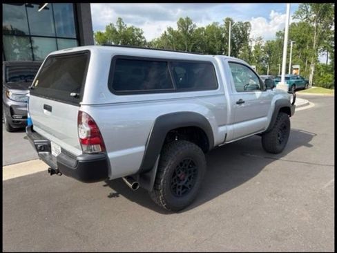 Used 2011 Toyota Tacoma 4x4 Regular Cab image 3