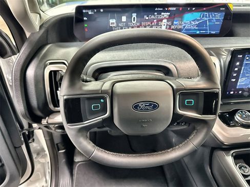 New 2026 Ford Expedition Active image 17