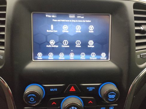 Used 2018 Jeep Grand Cherokee Laredo image 25