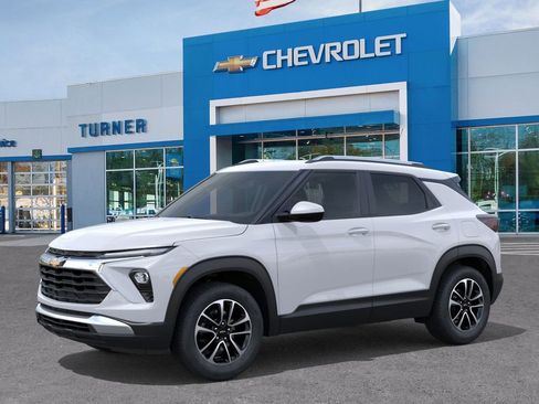 New 2026 Chevrolet TrailBlazer LT w/ LT Cold Weather Package AWD/4WD image 2