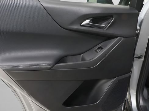 New 2026 Chevrolet Equinox LT w/ Convenience Package II FWD image 24