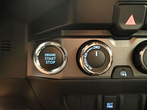 Certified 2021 Toyota Tacoma TRD Off-Road image 16