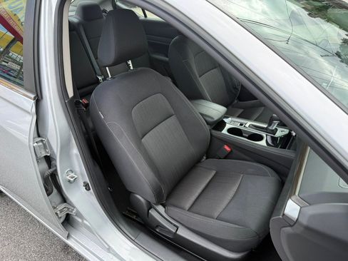 Used 2023 Nissan Altima 2.5 SV AWD/4WD image 8