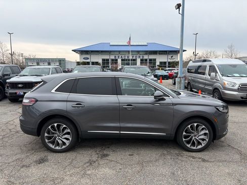 Used 2021 Lincoln Nautilus Reserve w/ Equipment Group 201A image 4