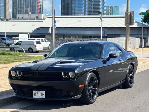 Used 2016 Dodge Challenger SXT w/ Blacktop Package image 1