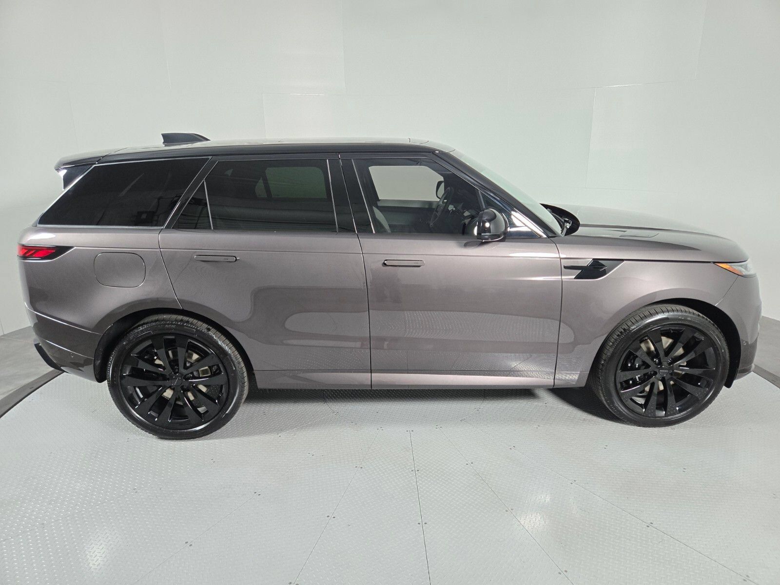 New 2026 Land Rover Range Rover Sport Dynamic SE AWD/4WD image 6