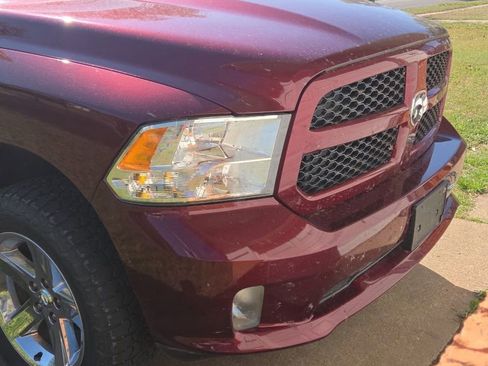 Used 2017 RAM 1500 Express image 3