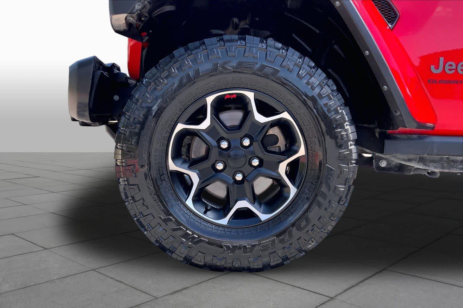 Used 2023 Jeep Gladiator Rubicon w/ Cold Weather Group AWD/4WD image 11