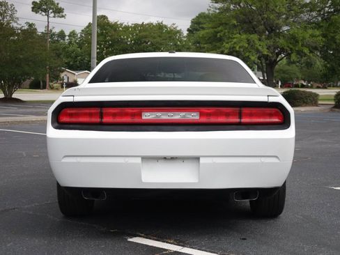 Used 2013 Dodge Challenger R/T RWD image 4