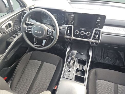 Used 2022 Kia Sorento LX AWD/4WD image 26