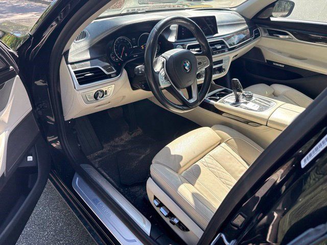 Used 2018 BMW 740e xDrive AWD/4WD image 16