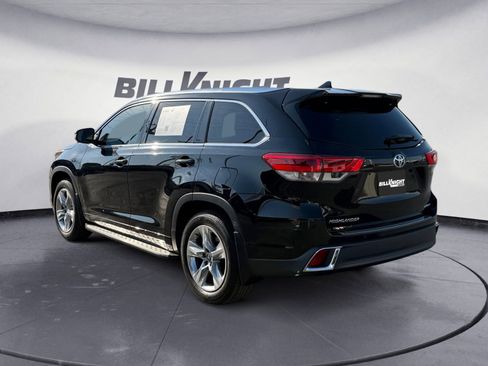 Used 2017 Toyota Highlander Limited image 3