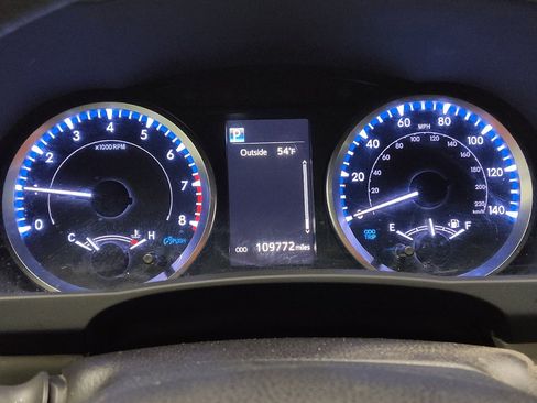 Used 2019 Toyota Highlander LE AWD/4WD image 23