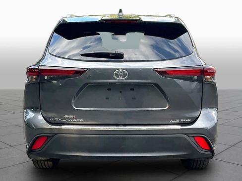 Used 2025 Toyota Highlander XLE w/ Protection Package #3 (TMS) AWD/4WD image 5