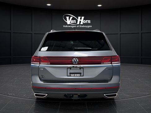 Used 2024 Volkswagen Atlas SE AWD/4WD image 6
