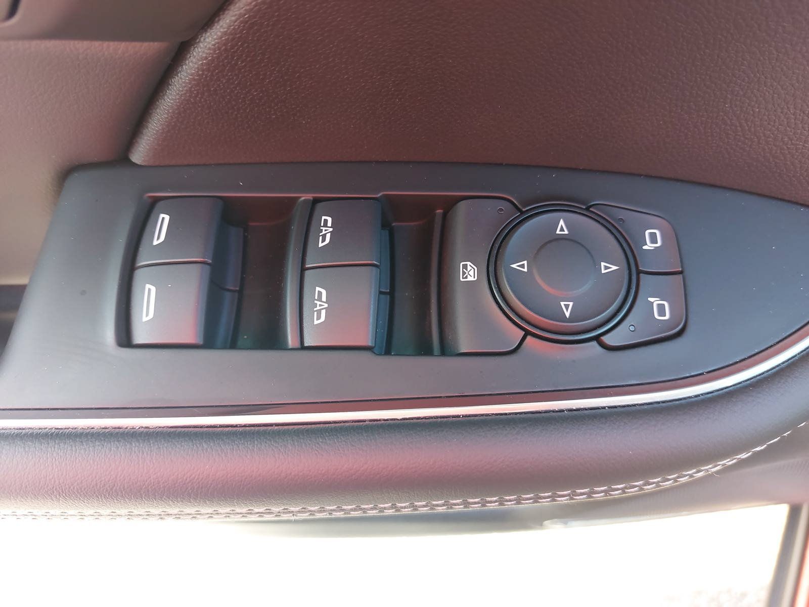 Used 2023 Buick Envision Avenir AWD/4WD image 28