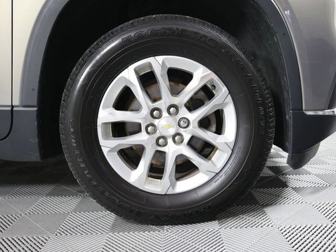 Used 2018 Chevrolet Traverse LT FWD image 6