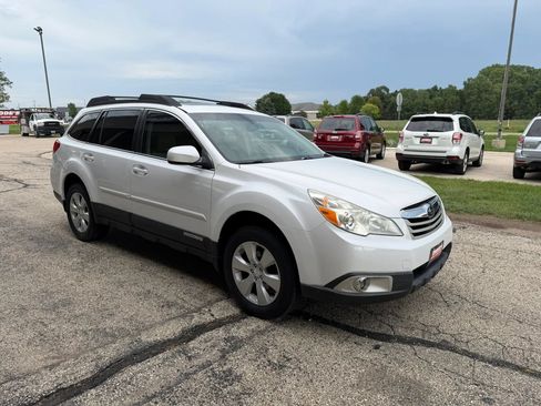 Used 2012 Subaru Outback 2.5i Premium AWD/4WD image 7