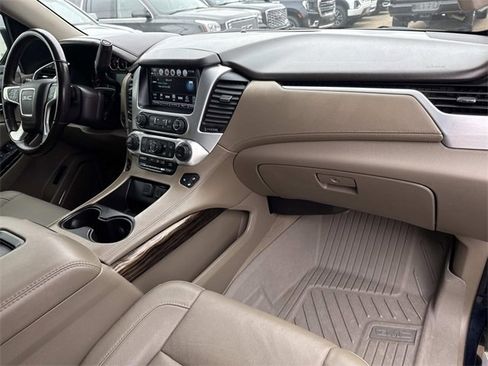 Used 2019 GMC Yukon XL SLT w/ Open Road Package image 17