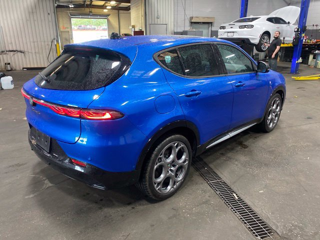 Used 2024 Alfa Romeo Tonale Ti AWD/4WD image 5