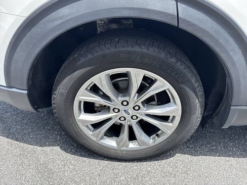 Used 2023 Ford Explorer XLT w/ Equipment Group 202A RWD image 17