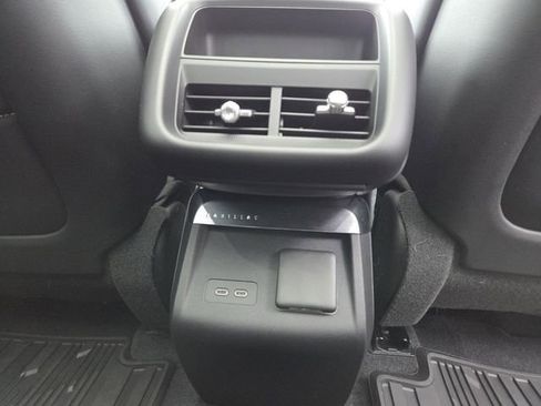 Used 2024 Cadillac Lyriq Sport image 17