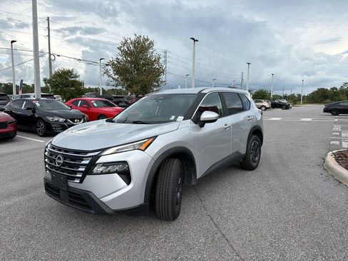 Certified 2024 Nissan Rogue SV AWD/4WD image 5