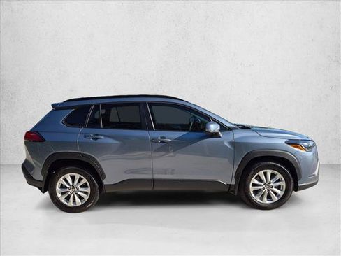 Certified 2024 Toyota Corolla Cross LE FWD image 4