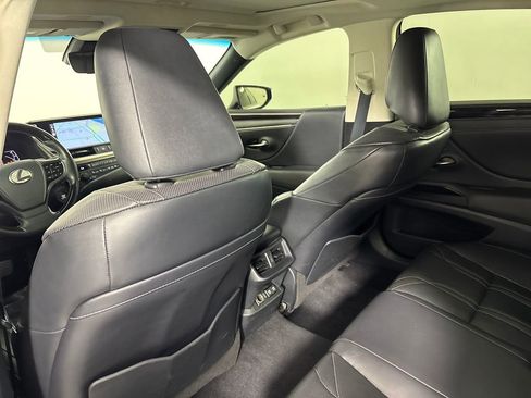Used 2019 Lexus ES 350 Luxury w/ Accessory Package 2 image 31