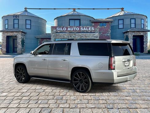 Used 2018 GMC Yukon XL SLT w/ Open Road Package AWD/4WD image 3