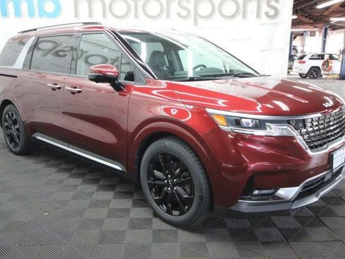Used 2022 Kia Carnival SX image 8