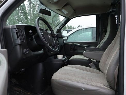 Used 2015 GMC Savana 2500 Extended w/ Chrome Appearance Package image 7