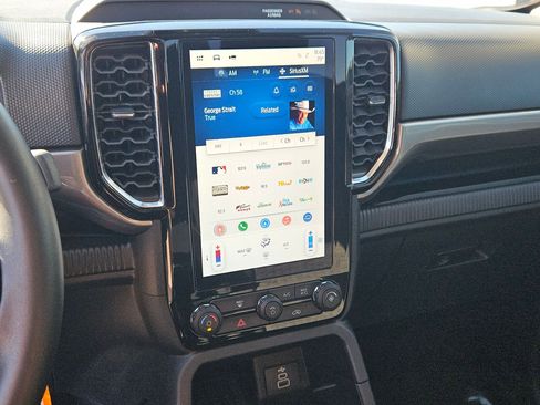 Used 2024 Ford Ranger XLT w/ Technology Package image 20