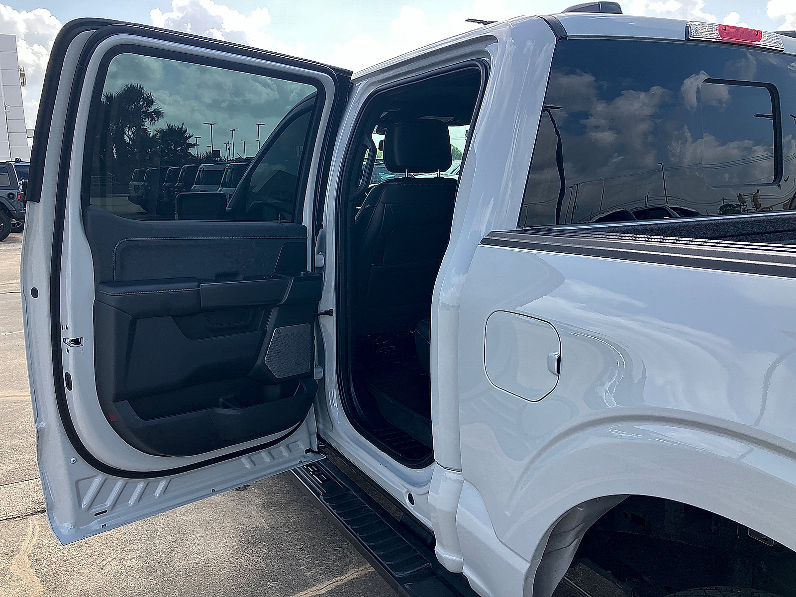 Used 2024 Ford F150 Lariat w/ Bed Utility Package AWD/4WD image 20