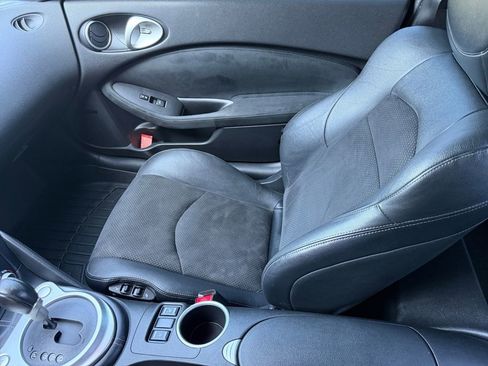 Used 2017 Nissan 370Z Touring RWD image 43