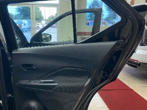 Used 2022 Nissan Kicks S FWD image 12