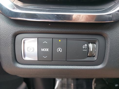 New 2025 GMC Acadia Elevation image 28