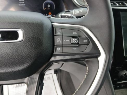 Used 2025 Jeep Grand Cherokee L Laredo w/ Luxury Tech Group I RWD image 19