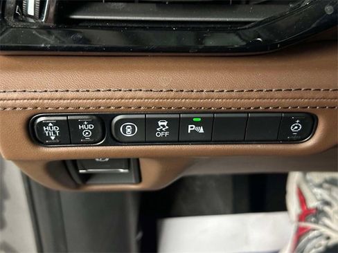 Used 2023 Acura MDX SH-AWD w/ Advance Package image 21