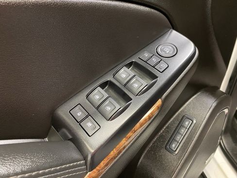 Used 2019 Chevrolet Suburban Premier image 19