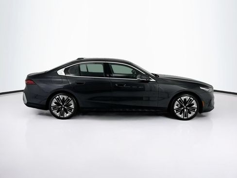 Used 2026 BMW i5 eDrive40 w/ Premium Package RWD image 4