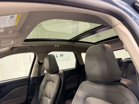 New 2026 Lincoln Corsair Premiere image 24