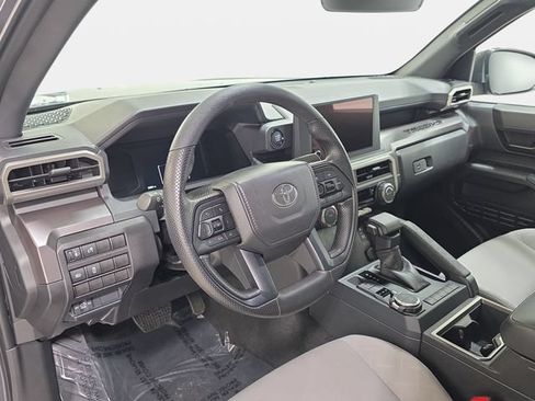 Certified 2025 Toyota Tacoma SR5 AWD/4WD image 13