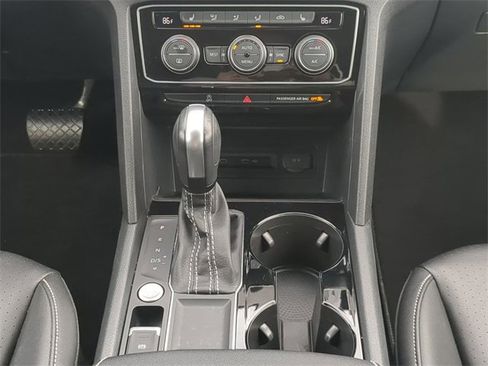 Used 2023 Volkswagen Atlas SE w/ Black Wheel Package image 18