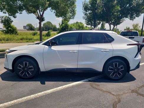 Used 2026 Toyota bZ FWD image 39