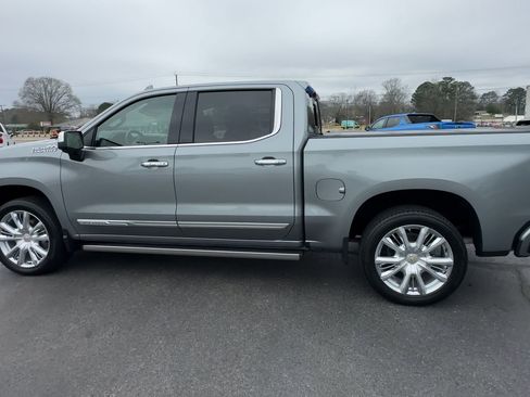 Used 2025 Chevrolet Silverado 1500 High Country AWD/4WD image 5