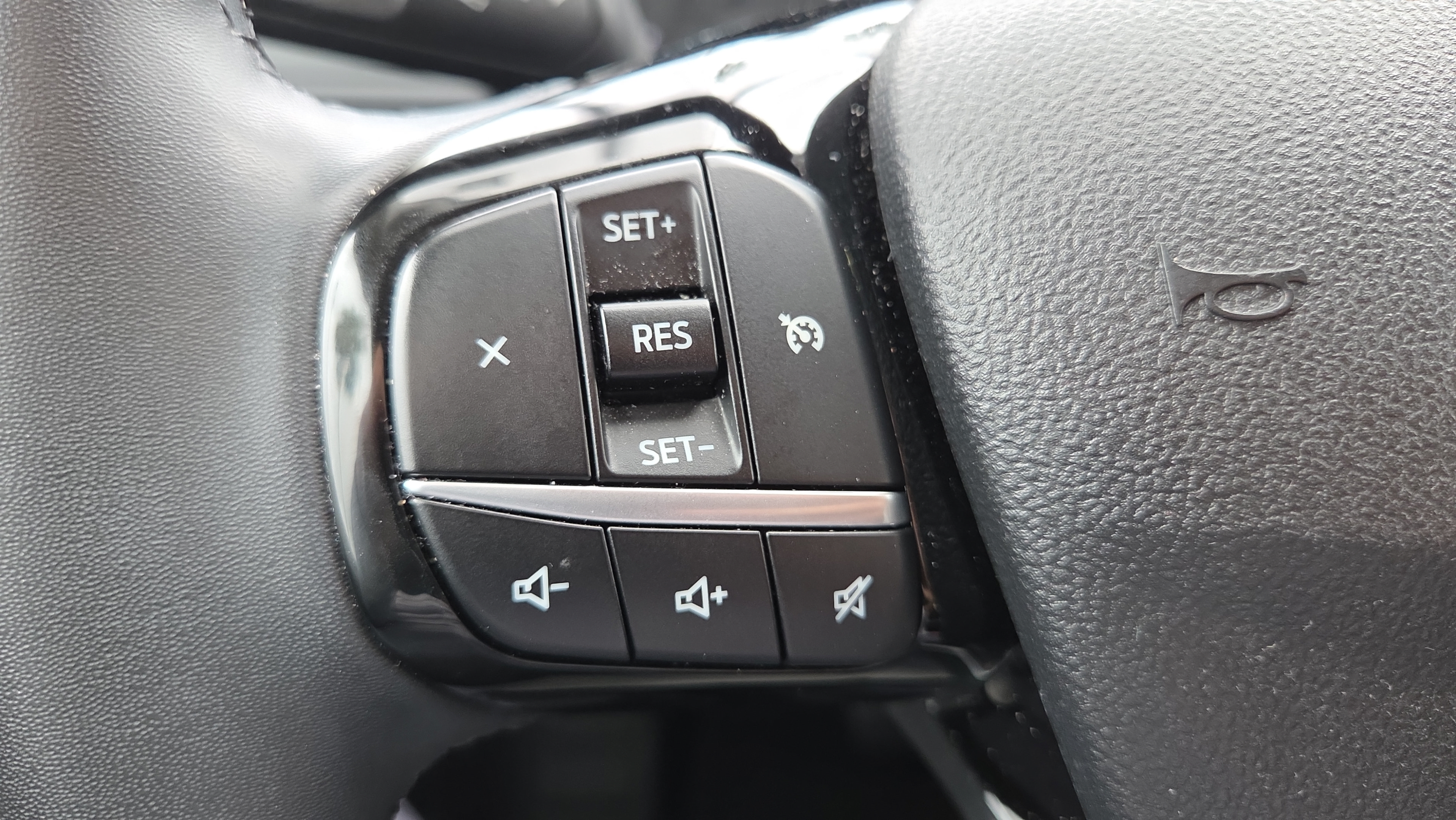 Used 2022 Ford Escape SE w/ Convenience Package FWD image 22